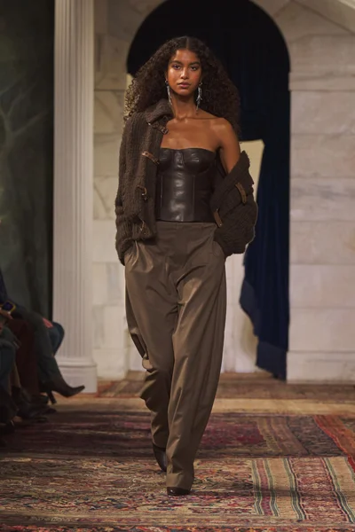 Look 44